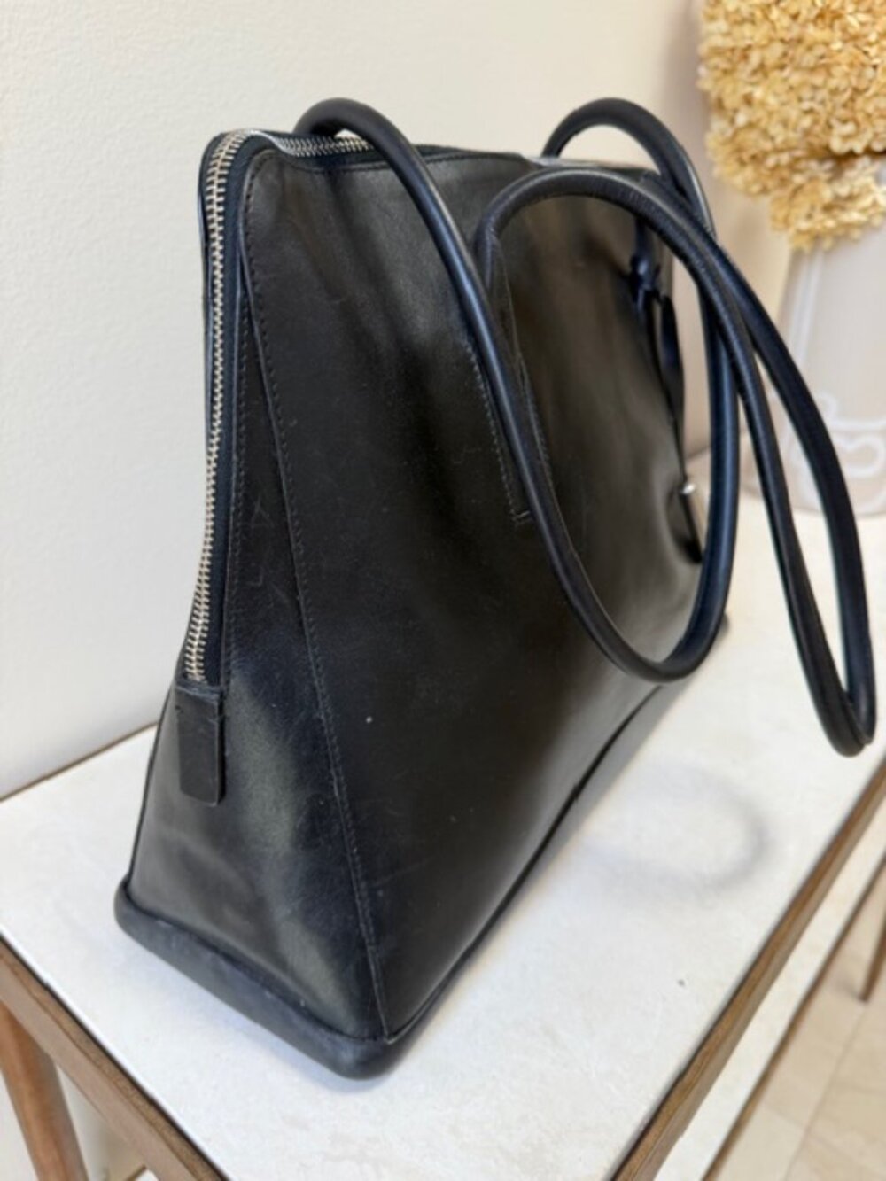 VINTAGE PRADE BLACK LEATHER TOTE BAG WITH LOCK - Picture 4 of 14